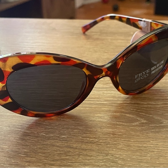 FRYE AND CO. Accessories - Frye and Co Sunglasses